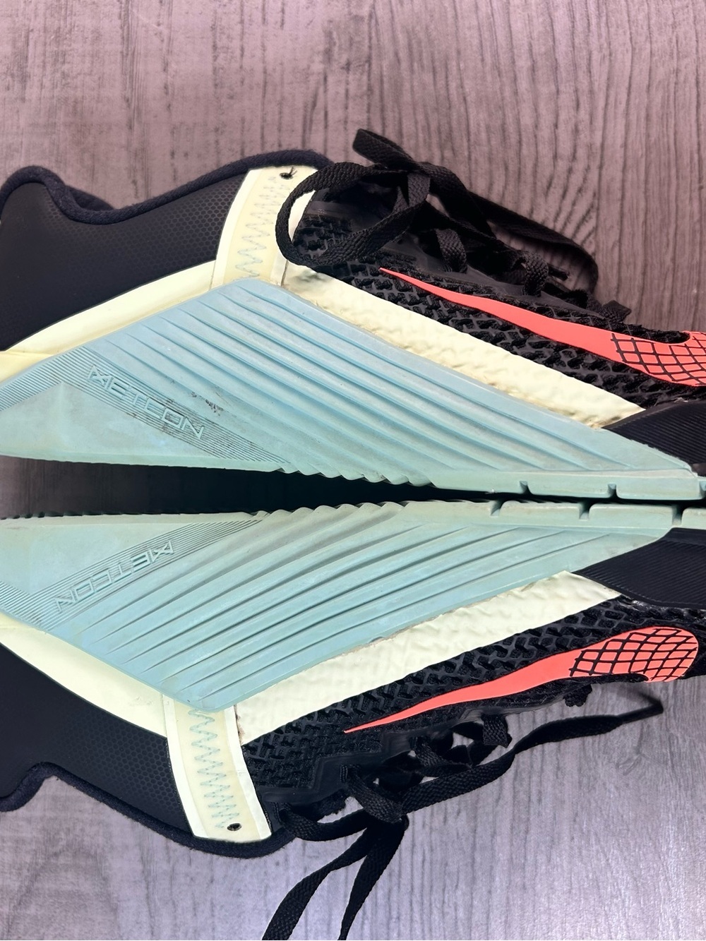 Nike Metcon 6 Women’s Size 8.5 Black and Green Running Shoes with Red Swoosh - Picture 9 of 11